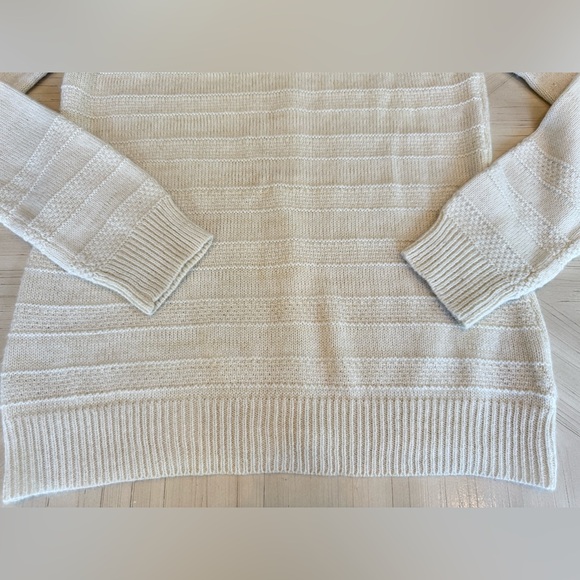 Pink Rose - Textured Knit Cream Sweater – Size Medium - Picture 10 of 16